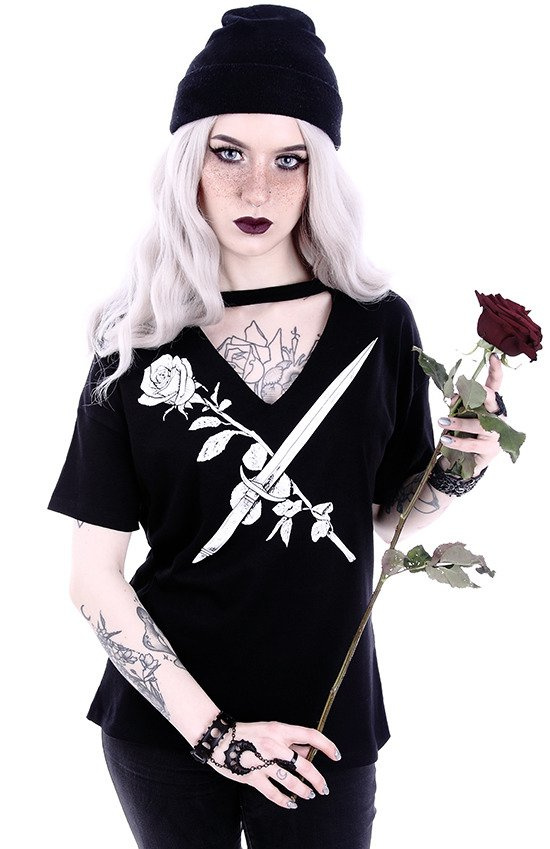 Gothic-Bluse mit Messer und rosa V-Ausschnitt mit Halsband "STAY SHARP"